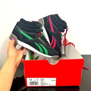 Reebok Classic High top "Human Rights Now" in black 7.5 women